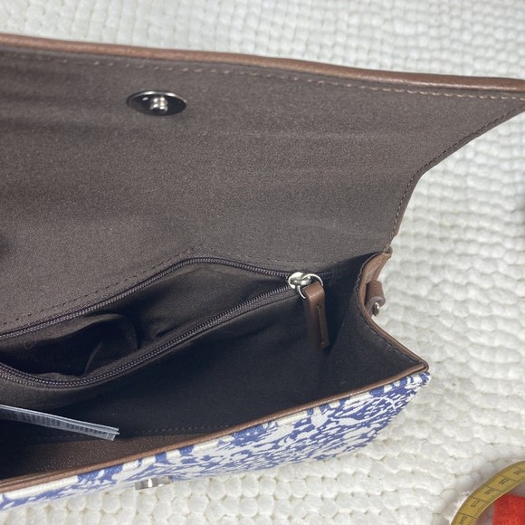 Chaps Floral Crossbody Wristlet Blue and White Floral, Logo Vegan Leather Trim - Picture 5 of 9